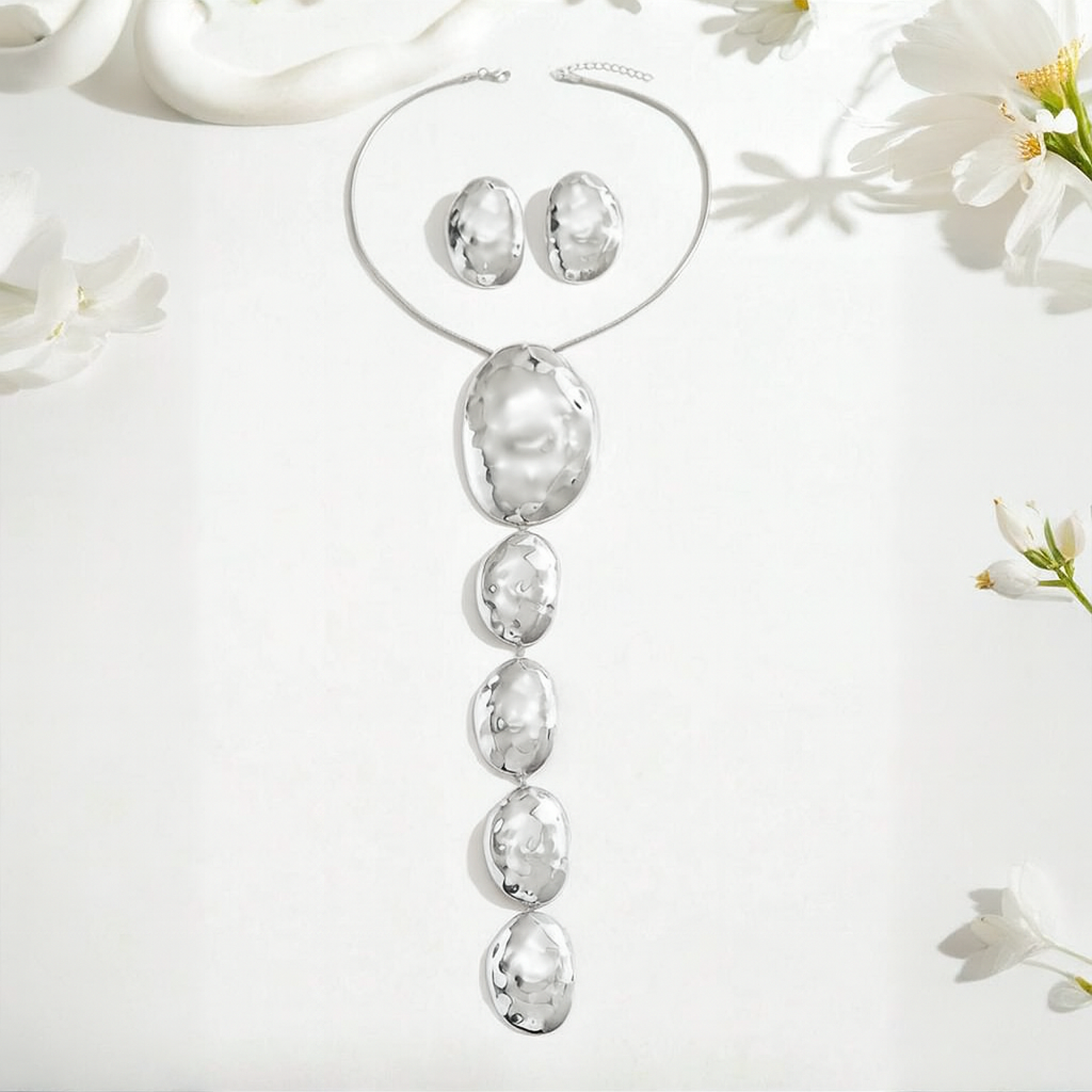 Silver hammered jewelry set