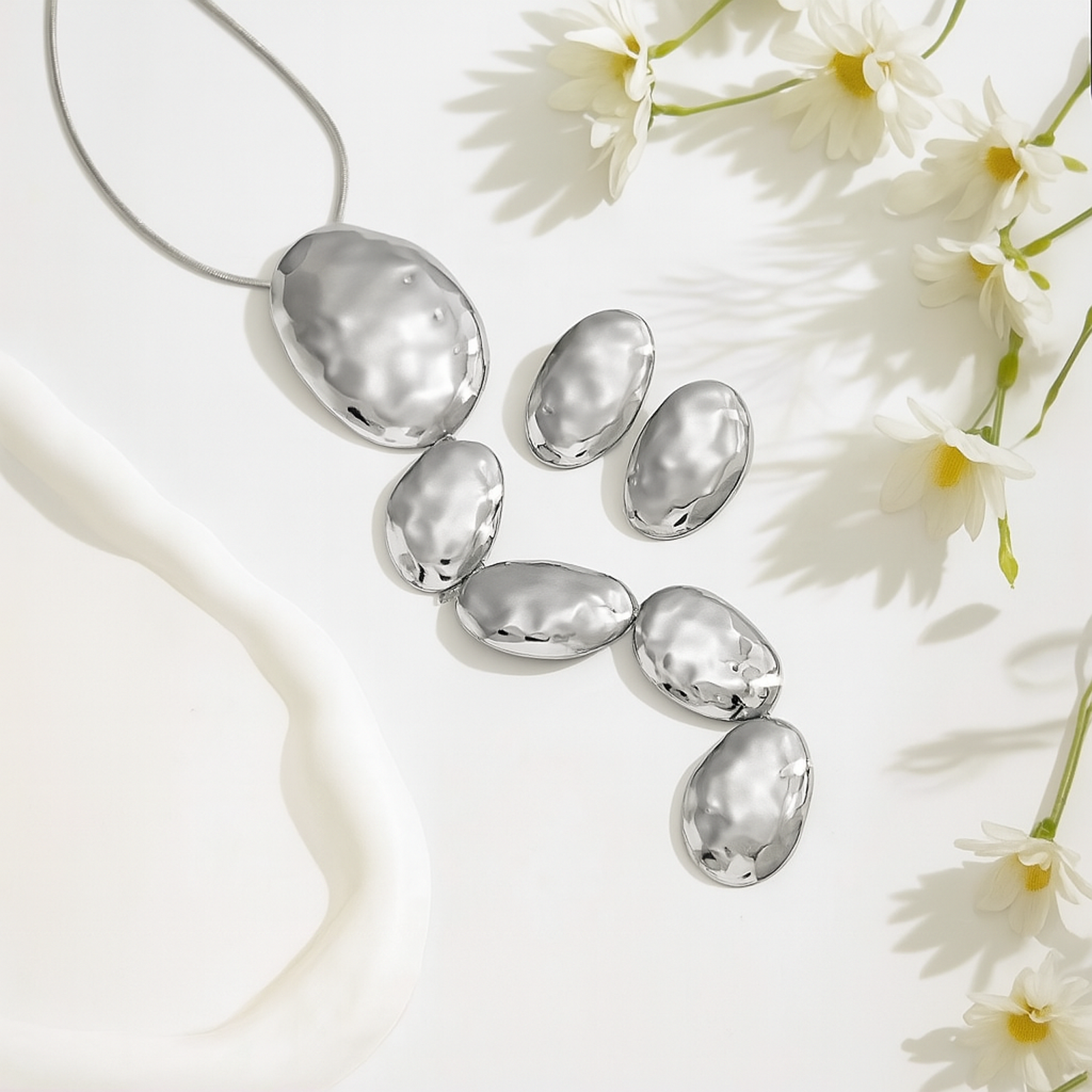 Silver hammered jewelry set